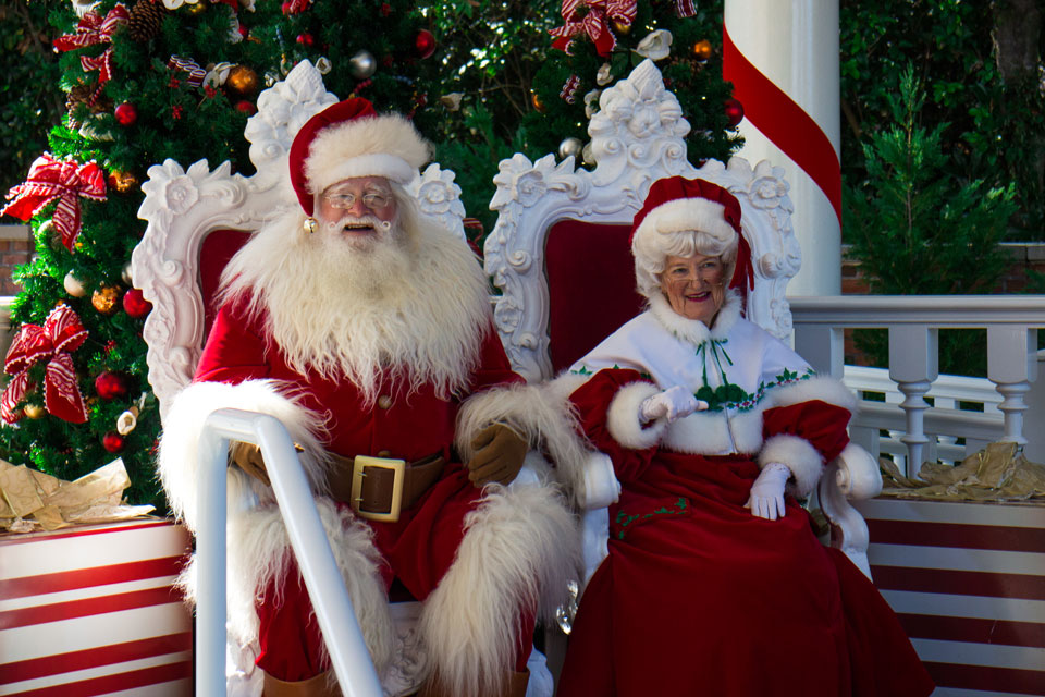 Santa - Epcot Holidays Around the World