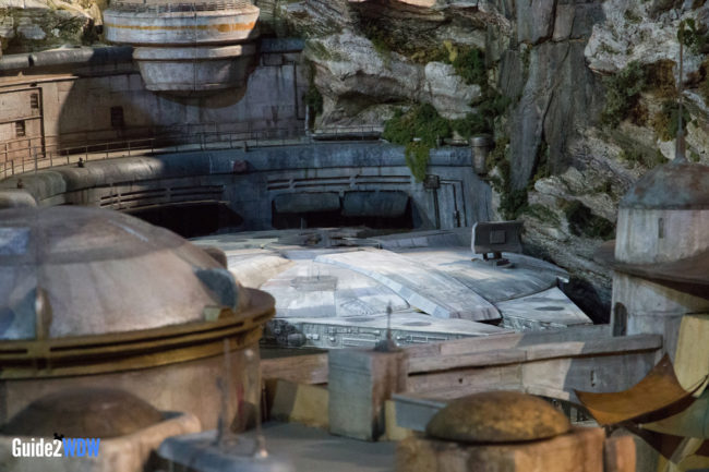 Millennium Falcon - Star Wars: Galaxy's Edge Model - Disneyland and Disney World