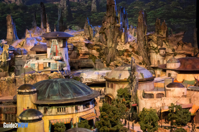 Millennium Falcon - Star Wars: Galaxy's Edge Model - Disneyland and Disney World
