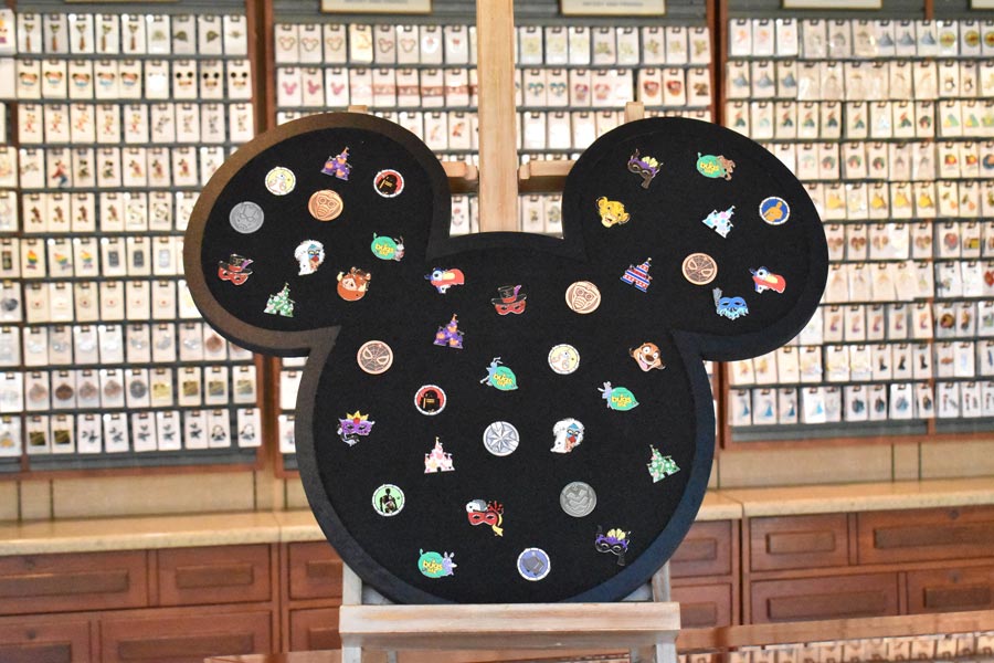 Disney World Mickey Pin Trading Board