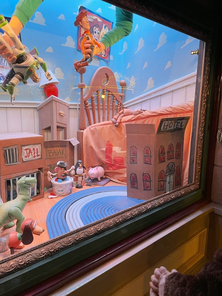 Disneyland Magic Windows - Disneyland Toddler Guide