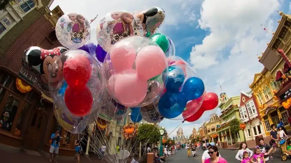 Balloons on Main Street - Magic Kingdom Tips