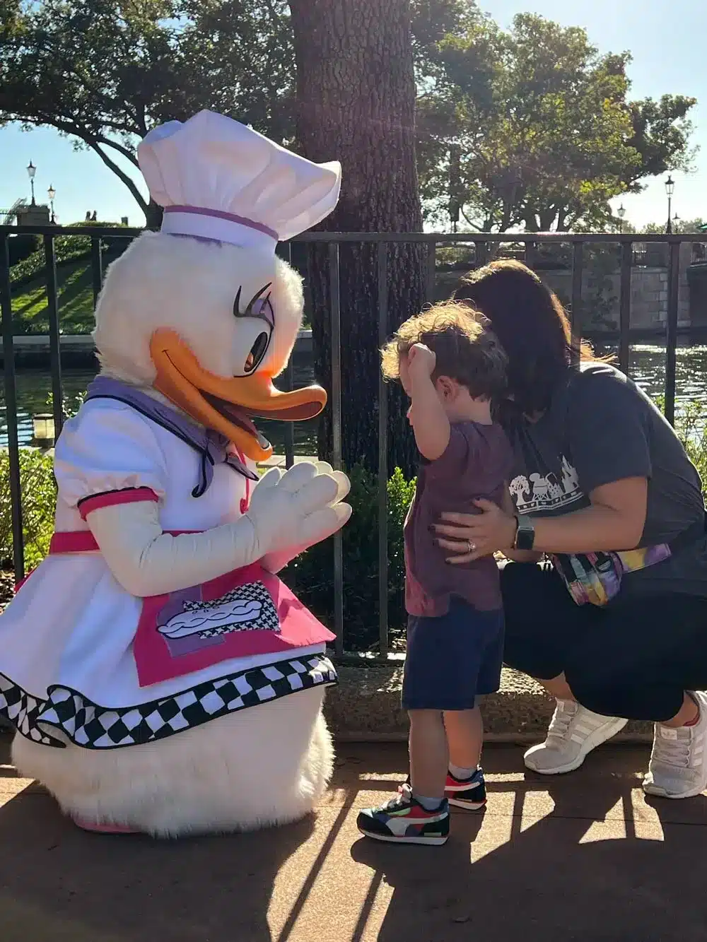 Daisy Meet and Greet - EPCOT Toddler Guide