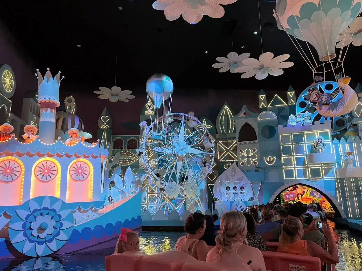 its a small world end scene - Best Toddler Rides at Magic Kingdom