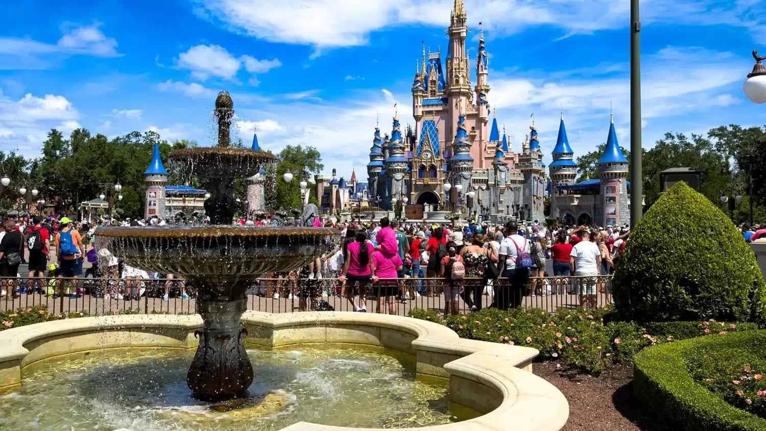 Cinderella Castle - Magic Kingdom - Disney World