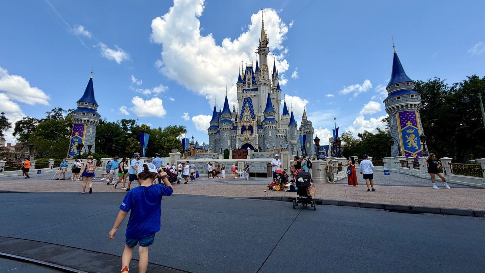 Magic Kingdom - Cinderella Castle - Guide2WDW