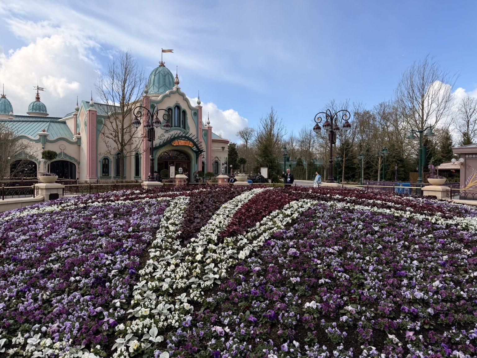 Disney Adventure World Review: First Look at Disney's Biggest Theme ...