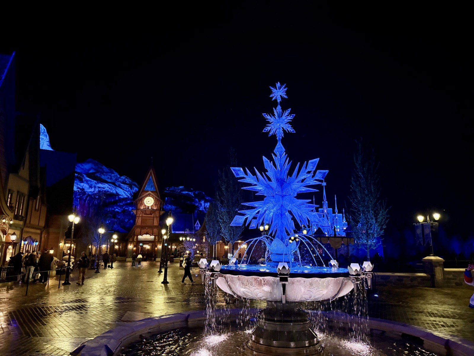 World of Frozen at Night - Disney Adventure World - Guide2WDW