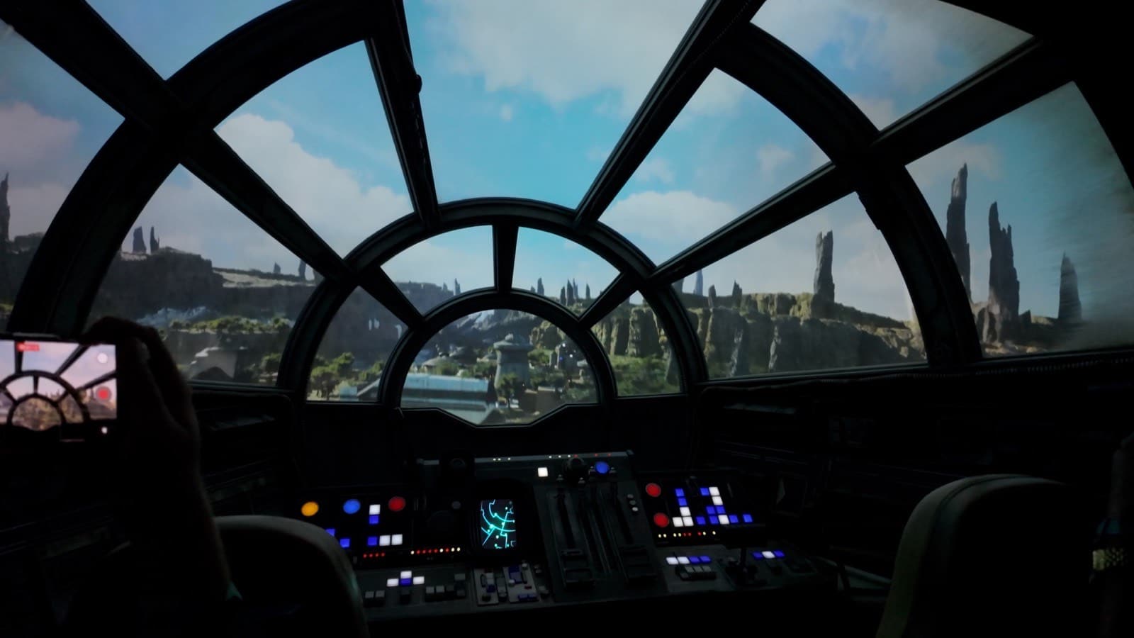 Batuu - Millennium Falcon Smugglers Run - Hollywood Studios Ride - Guide2WDW