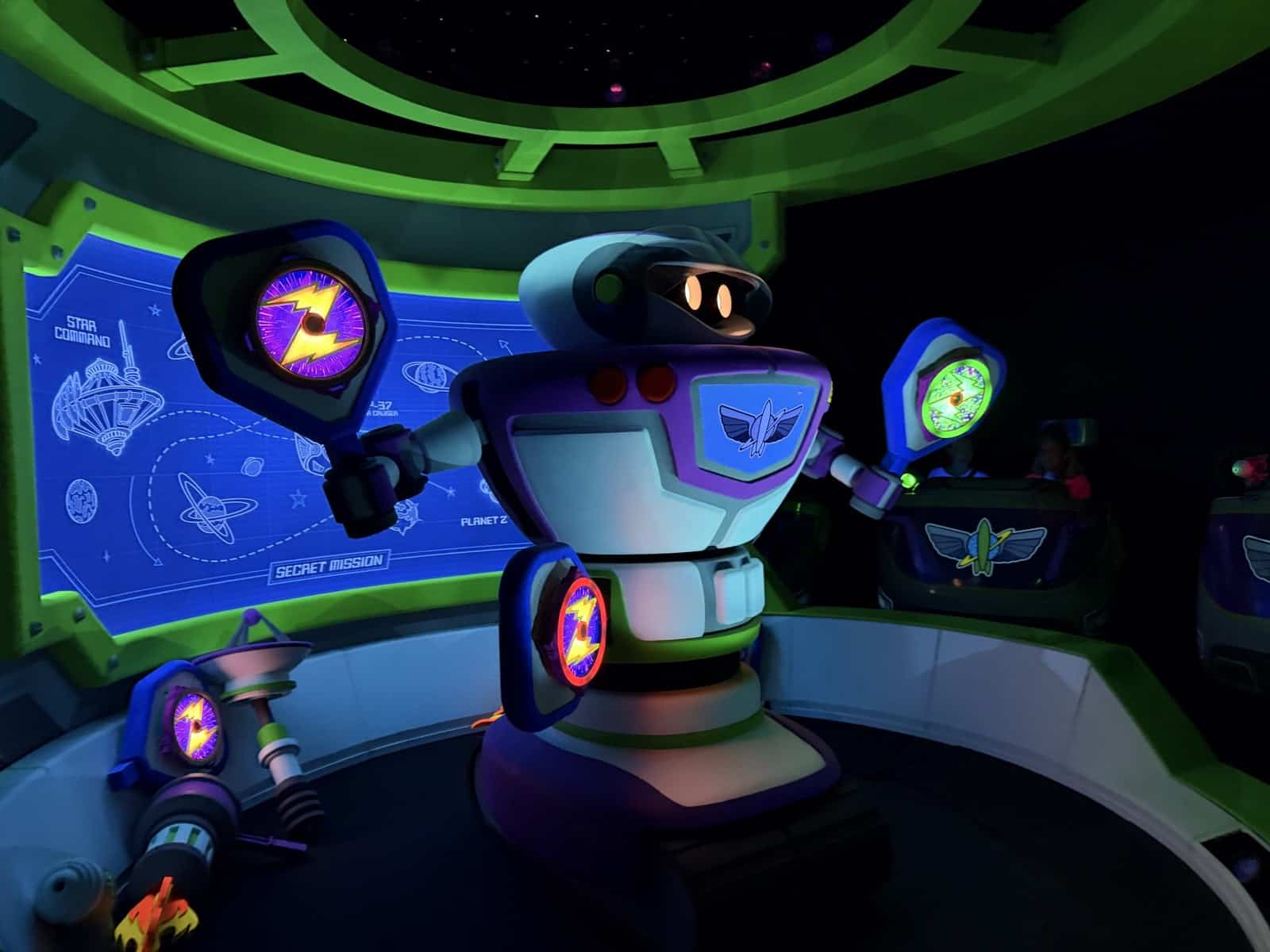 Buddy - Buzz Lightyear Ride New Opening Scene Robot
