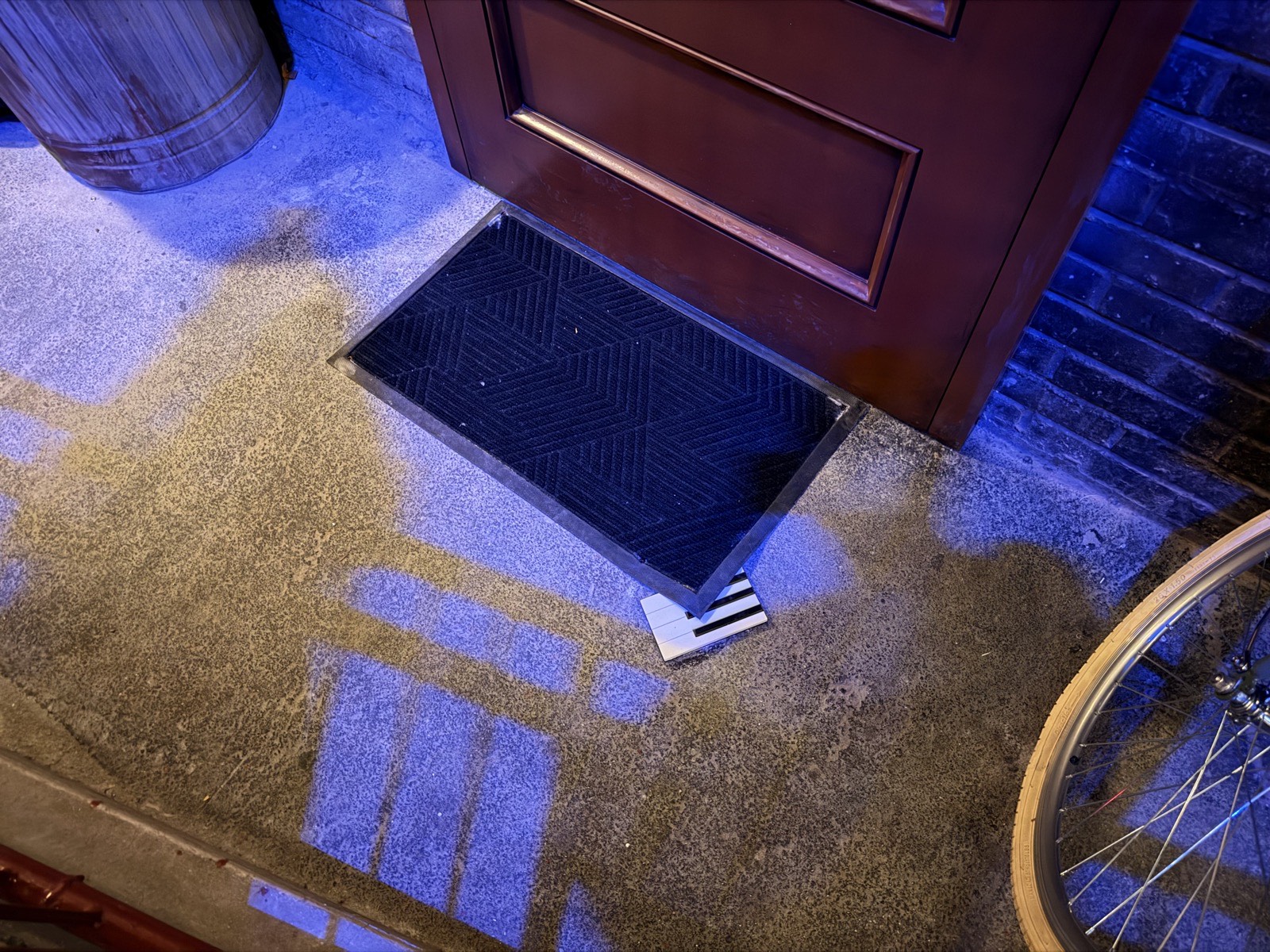 Keys Under the Mat - Rock N Roller Coaster Starring The Muppets - Hollywood Studios Ride - Guide2WDW