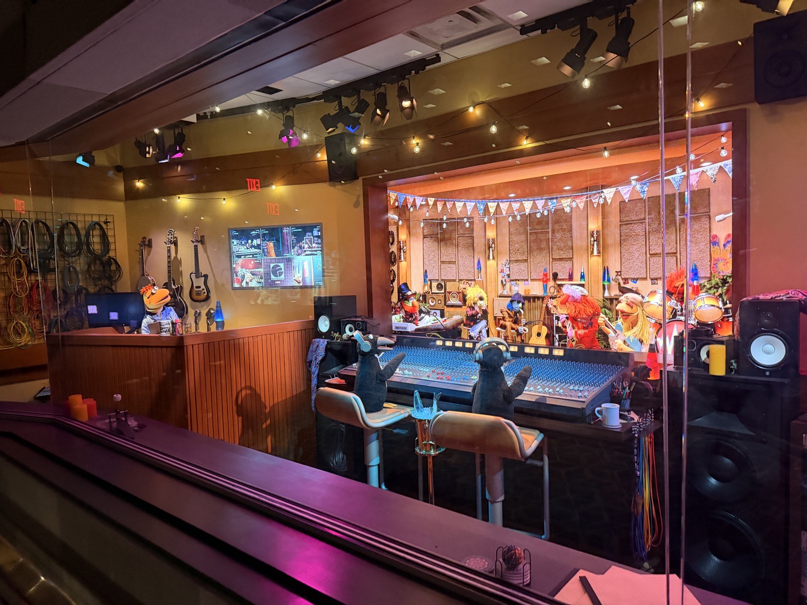 Preshow - Rock N Roller Coaster Starring The Muppets - Hollywood Studios Ride - Guide2WDW